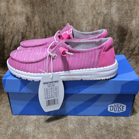 Women's size 6  Wendy Hey Dudes in Bright Pink - Picture 2 of 5